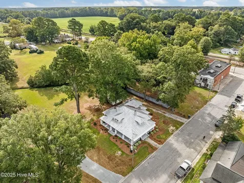 202 N Main Street Walstonburg NC 27888