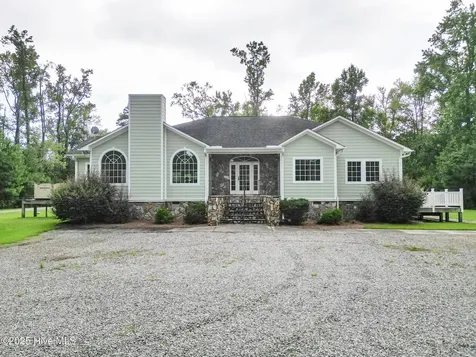 143 Queen Annes Court Oriental NC 28571