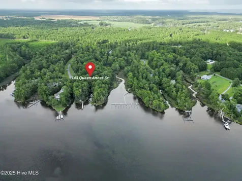 143 Queen Annes Court Oriental NC 28571
