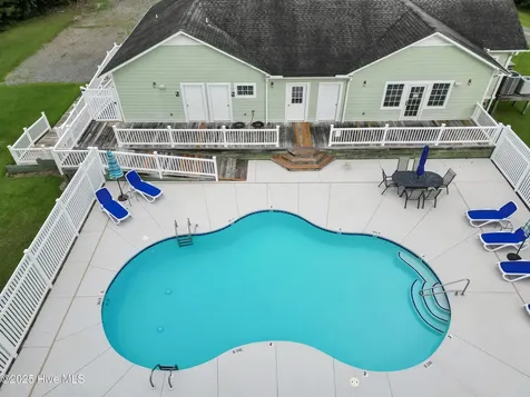 143 Queen Annes Court Oriental NC 28571