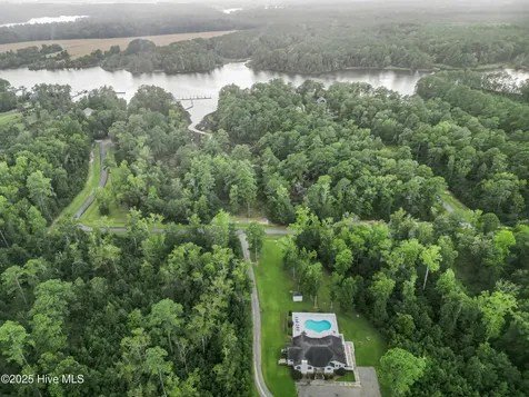 143 Queen Annes Court Oriental NC 28571