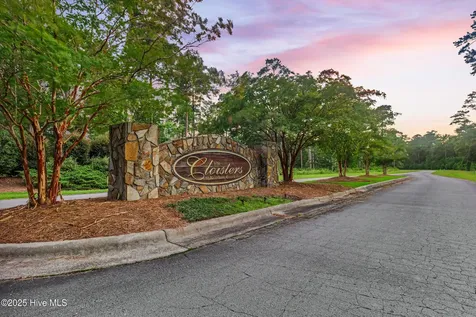 123 Queen Annes Court Oriental NC 28571