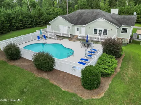 123 Queen Annes Court Oriental NC 28571