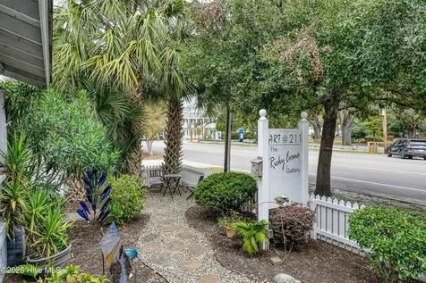 211 N Howe Street Southport NC 28461