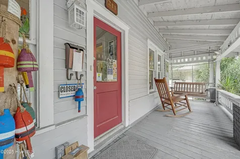 211 N Howe Street Southport NC 28461