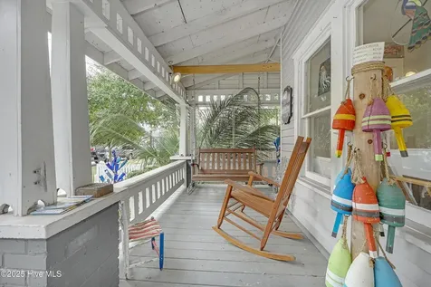 211 N Howe Street Southport NC 28461