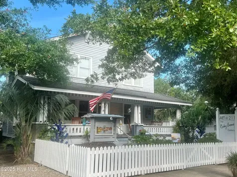211 N Howe Street Southport NC 28461