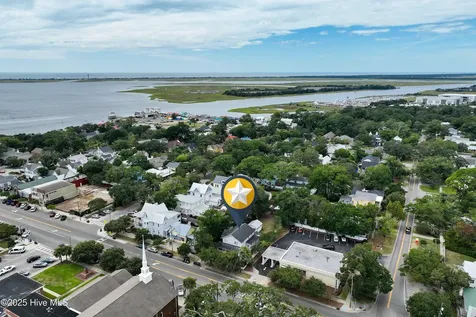 211 N Howe Street Southport NC 28461