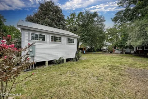 211 N Howe Street Southport NC 28461