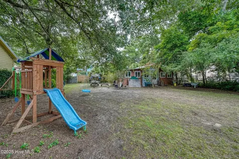 211 N Howe Street Southport NC 28461