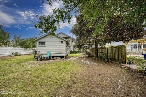 211 N Howe Street Southport NC 28461