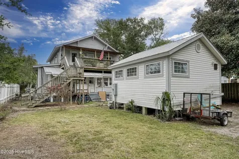 211 N Howe Street Southport NC 28461
