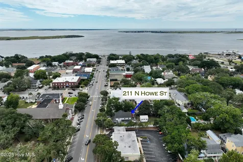 211 N Howe Street Southport NC 28461