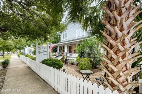 211 N Howe Street Southport NC 28461