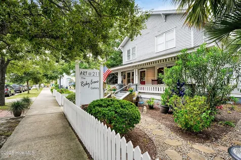 211 N Howe Street Southport NC 28461