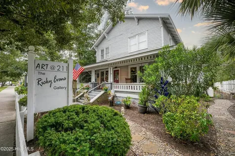 211 N Howe Street Southport NC 28461