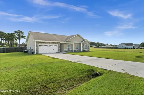 265 Hardison Road Holly Ridge NC 28445