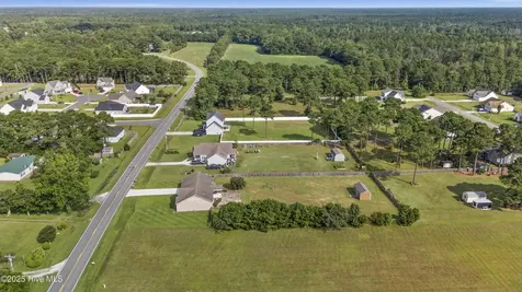 265 Hardison Road Holly Ridge NC 28445