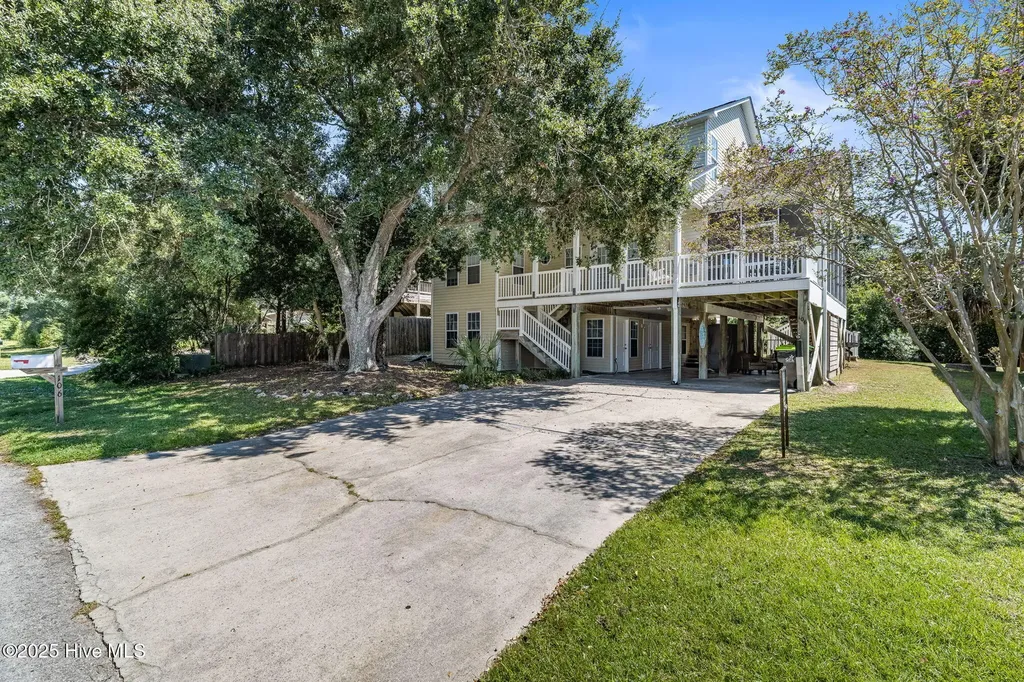 106 SE 44th Street Oak Island NC 28465