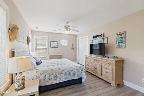 106 SE 44th Street Oak Island NC 28465