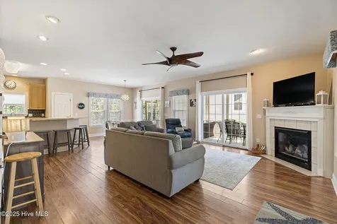 106 SE 44th Street Oak Island NC 28465