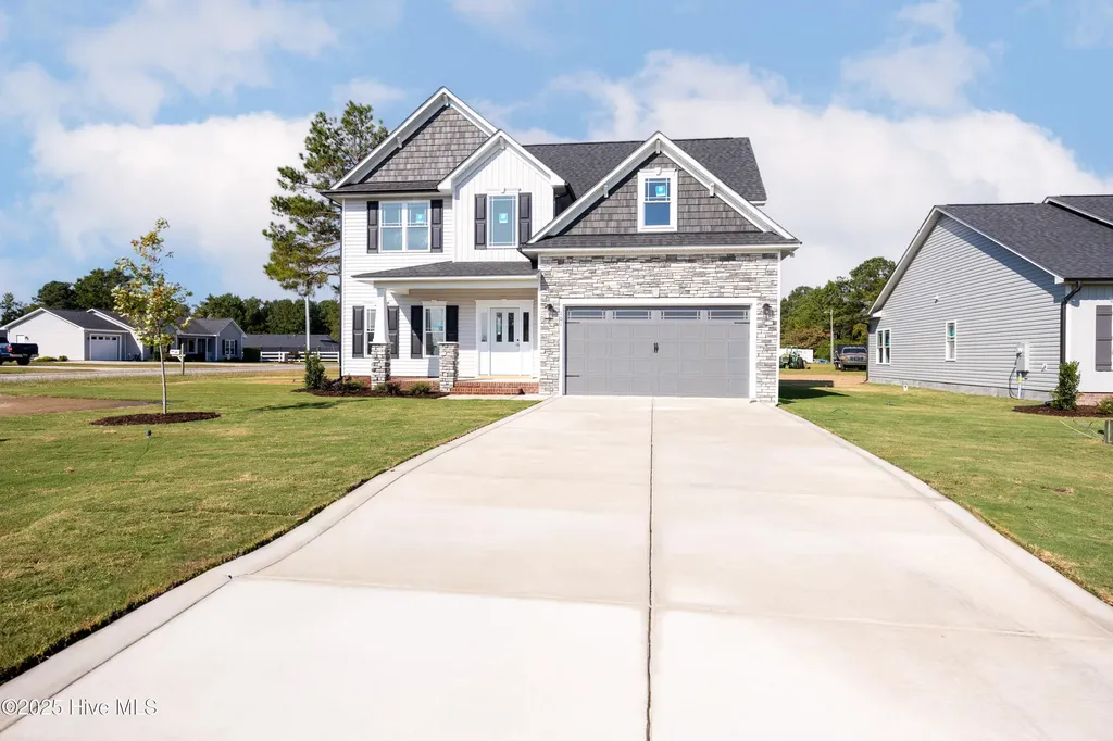 101 Sunny Acres Lane Clinton NC 28328