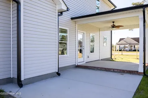 101 Sunny Acres Lane Clinton NC 28328