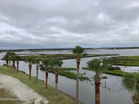 111 Phil Harris Lane North Topsail Beach NC 28460