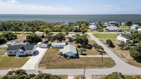 124 Stewart Road Harkers Island NC 28531