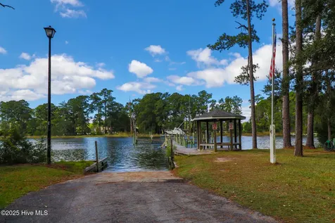 101 Cummins Creek Road Beaufort NC 28516