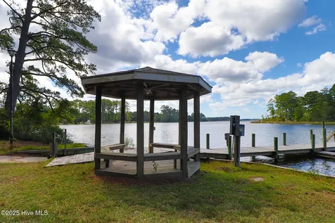 101 Cummins Creek Road Beaufort NC 28516