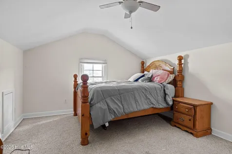 477 Harkers Island Road Beaufort NC 28516