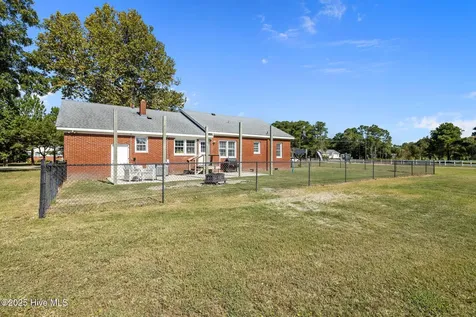 477 Harkers Island Road Beaufort NC 28516