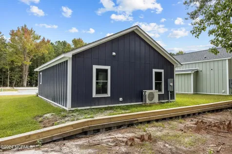 177 Long Pond Loop Swansboro NC 28584