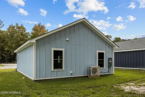 177 Long Pond Loop Swansboro NC 28584