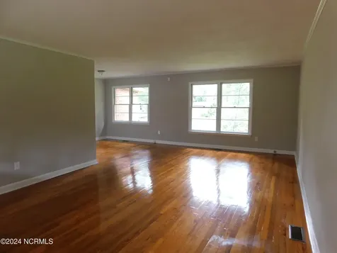 1303 Franklin Avenue Laurinburg NC 28352