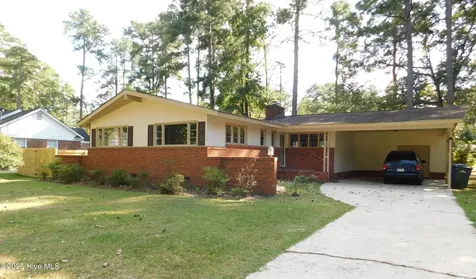 1303 Franklin Avenue Laurinburg NC 28352