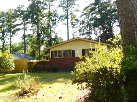 1303 Franklin Avenue Laurinburg NC 28352
