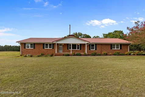 241 Hight Road Aberdeen NC 28315