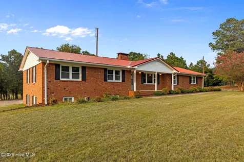 241 Hight Road Aberdeen NC 28315