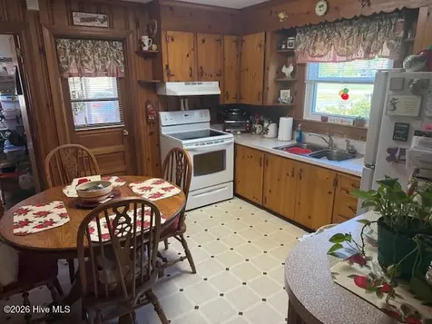 106 White Oak Road Eure NC 27935