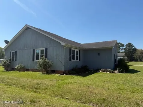 106 White Oak Road Eure NC 27935