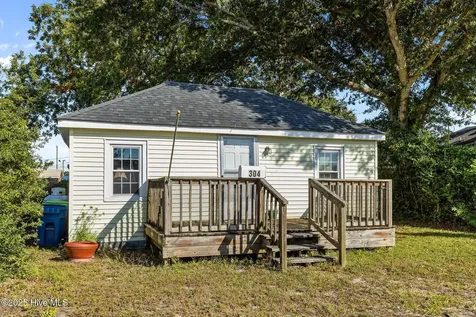 304 N 21st Street Morehead City NC 28557
