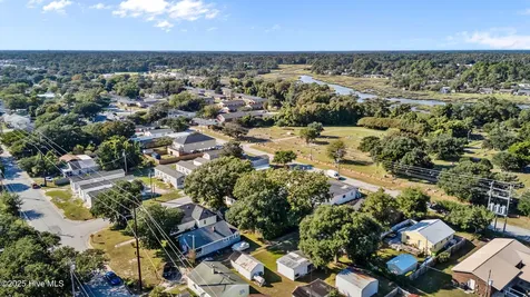 304 N 21st Street Morehead City NC 28557