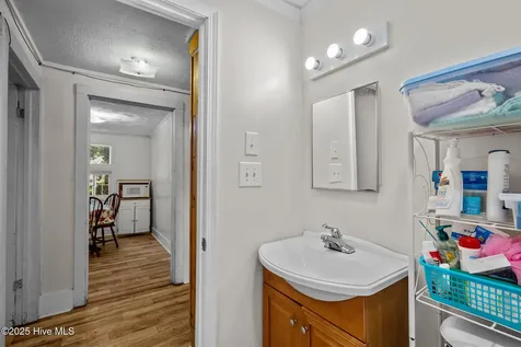 304 N 21st Street Morehead City NC 28557