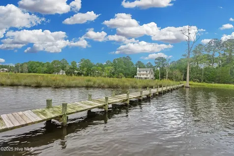 5302 Trade Winds Road New Bern NC 28560