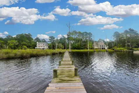 5302 Trade Winds Road New Bern NC 28560