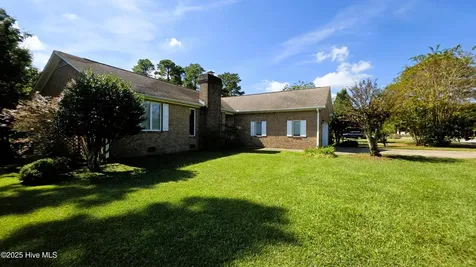 812 Pelican Drive New Bern NC 28560