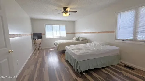 812 Pelican Drive New Bern NC 28560