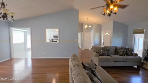 812 Pelican Drive New Bern NC 28560
